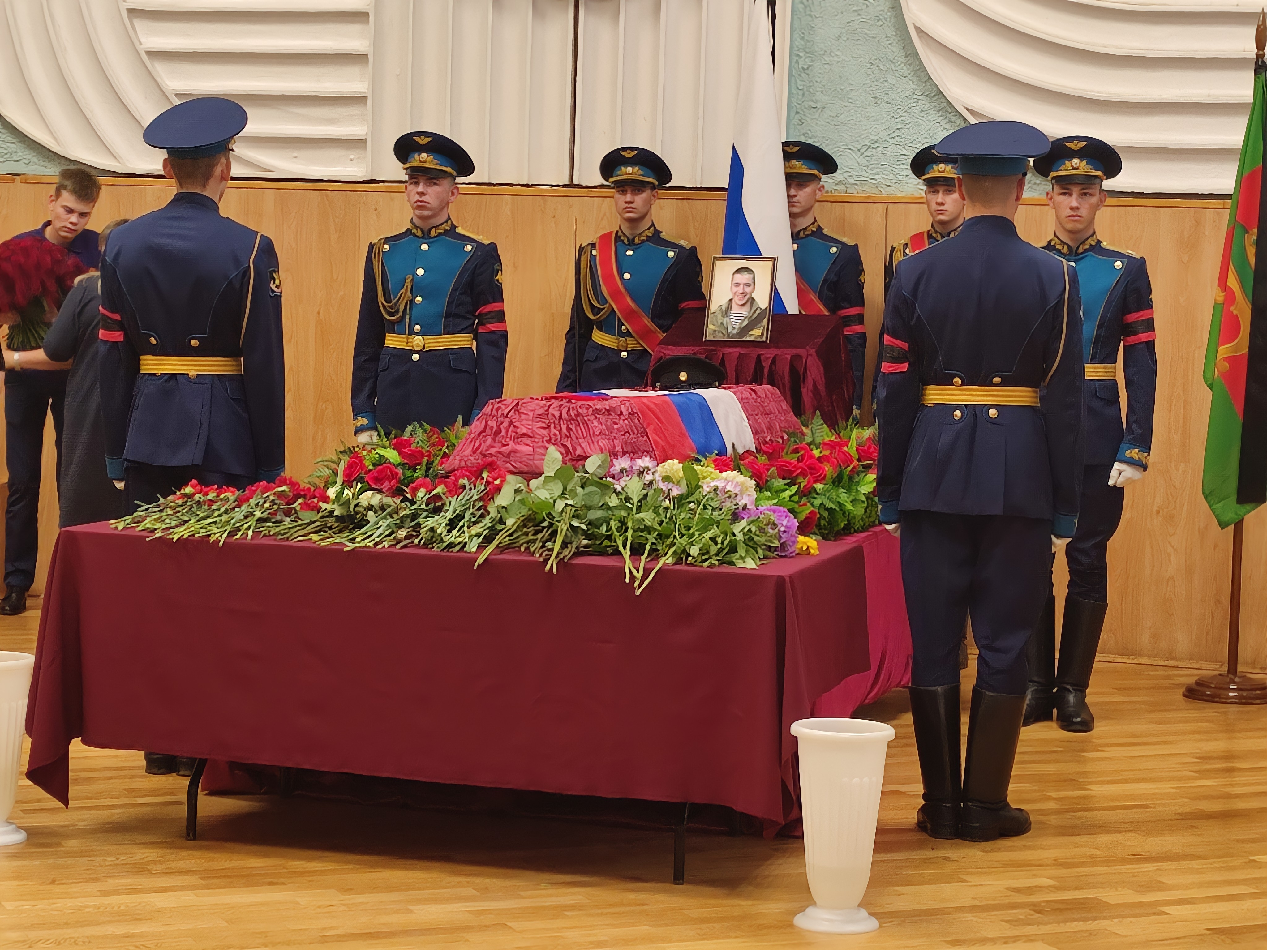 Тверь прощание с погибшими. Похороны украинских военных. Полная церемония похорон.